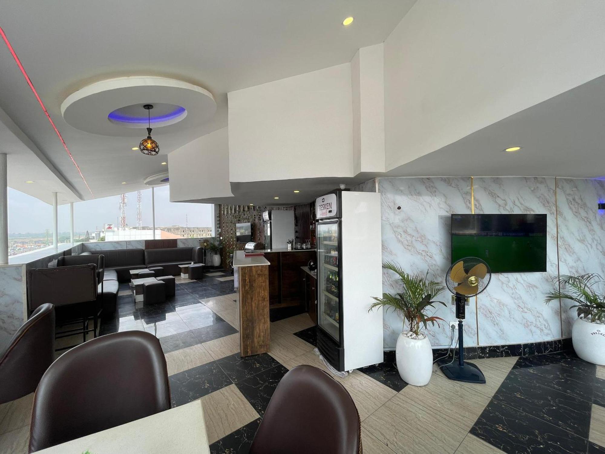 Presken Hotel At International Airport Road 伊凯贾 外观 照片