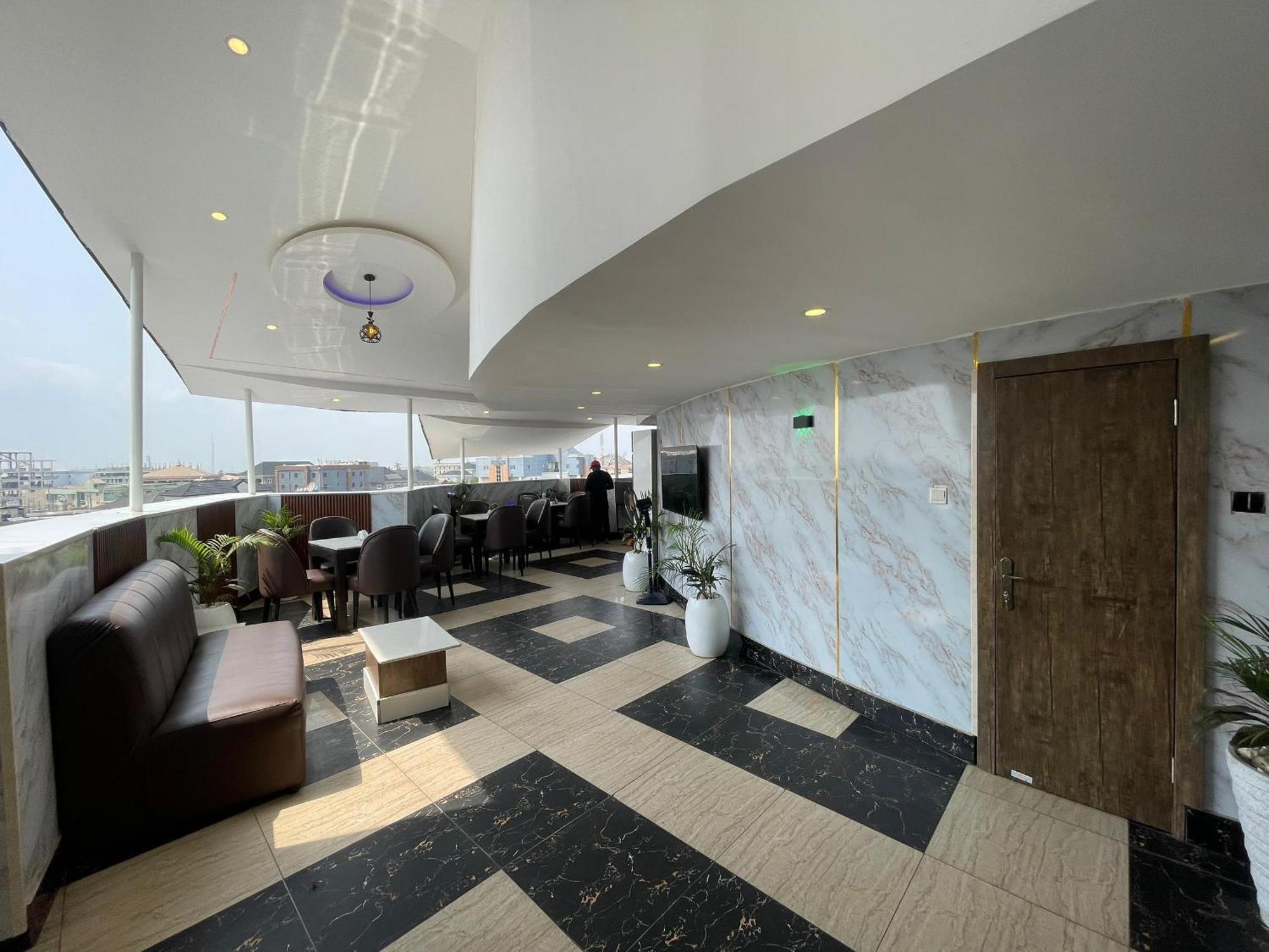 Presken Hotel At International Airport Road 伊凯贾 外观 照片