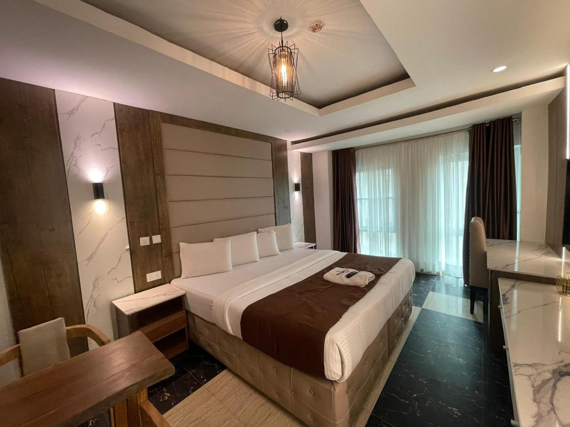 Presken Hotel At International Airport Road 伊凯贾 外观 照片