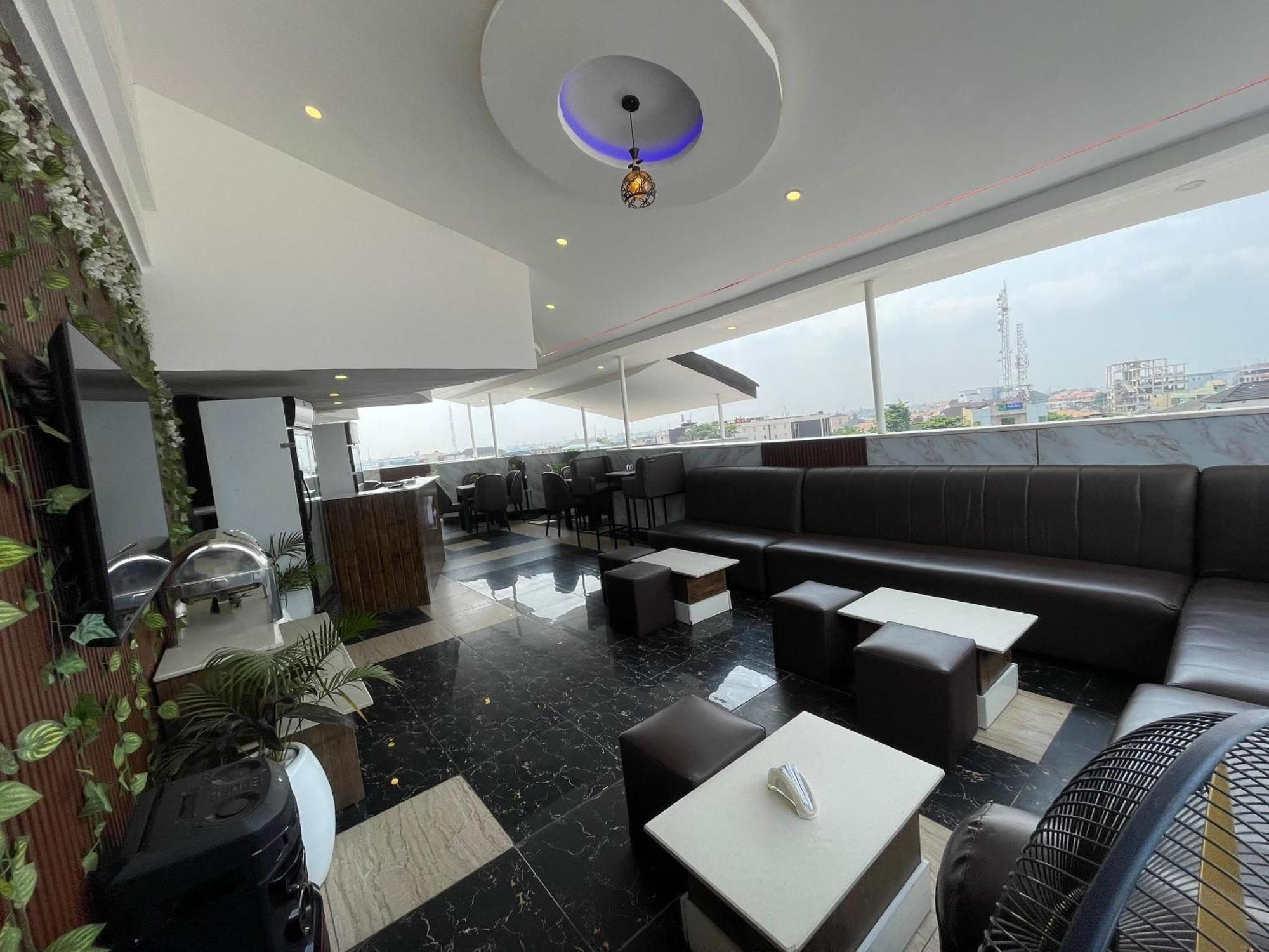 Presken Hotel At International Airport Road 伊凯贾 外观 照片