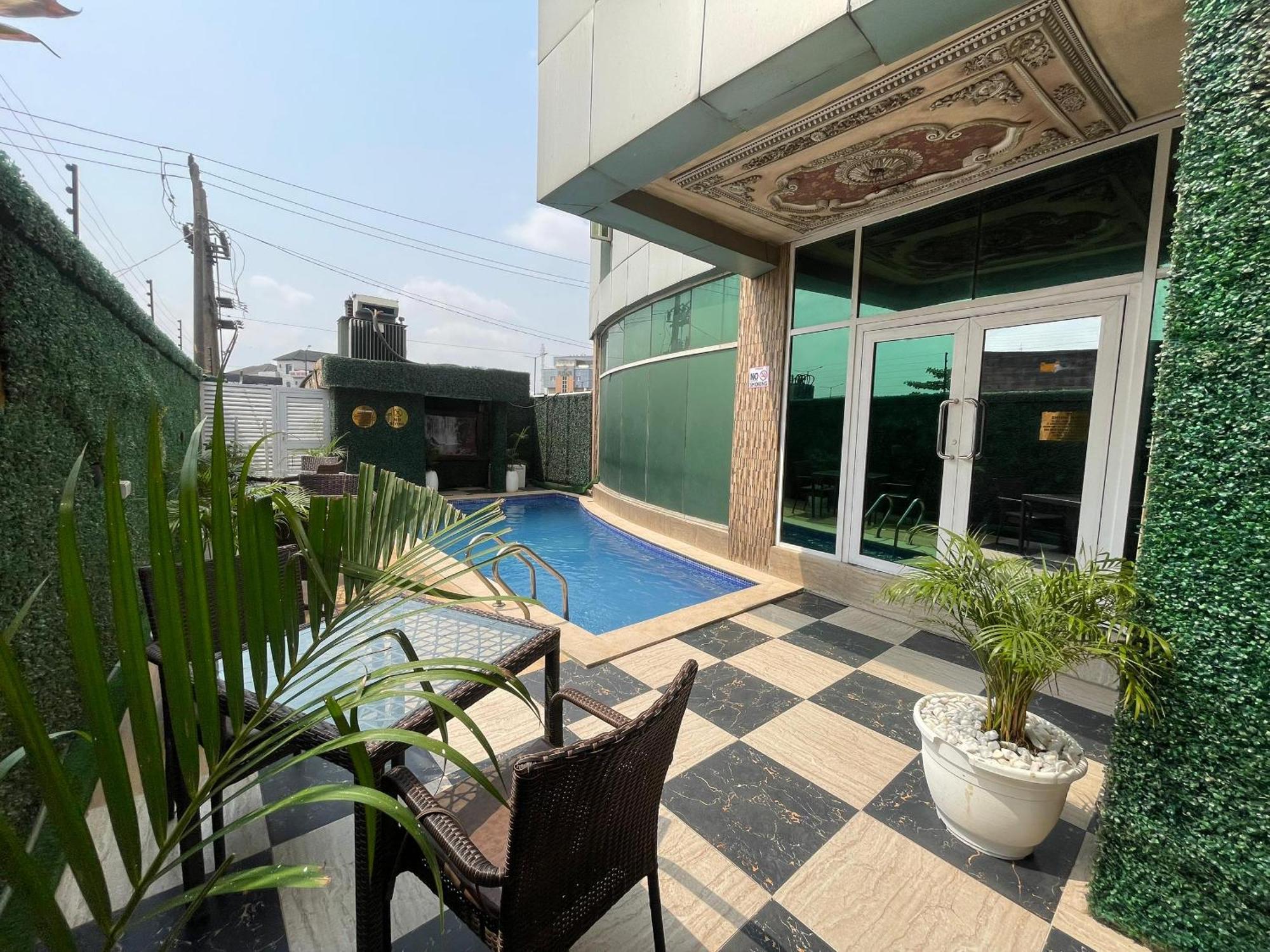 Presken Hotel At International Airport Road 伊凯贾 外观 照片