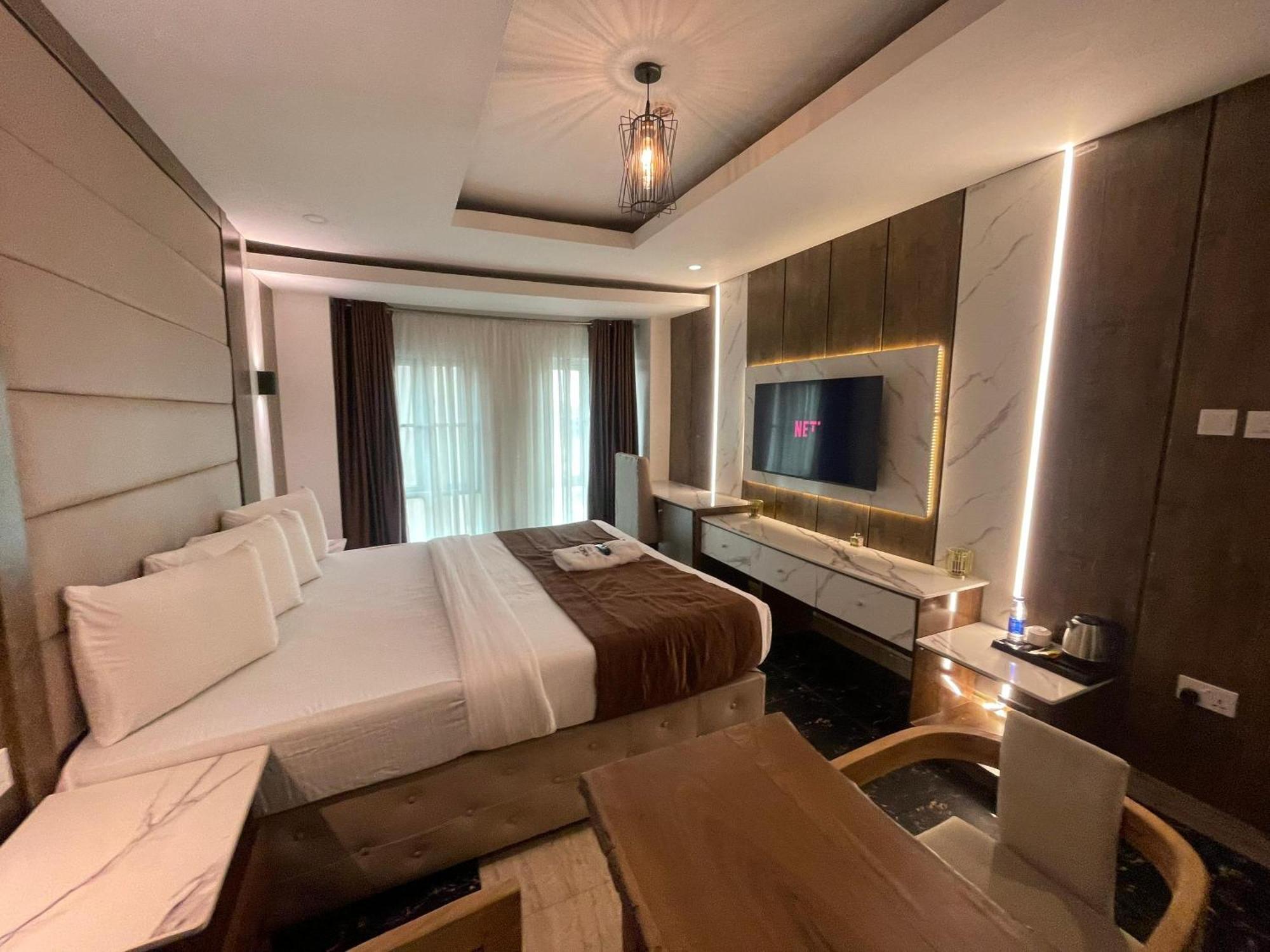 Presken Hotel At International Airport Road 伊凯贾 外观 照片