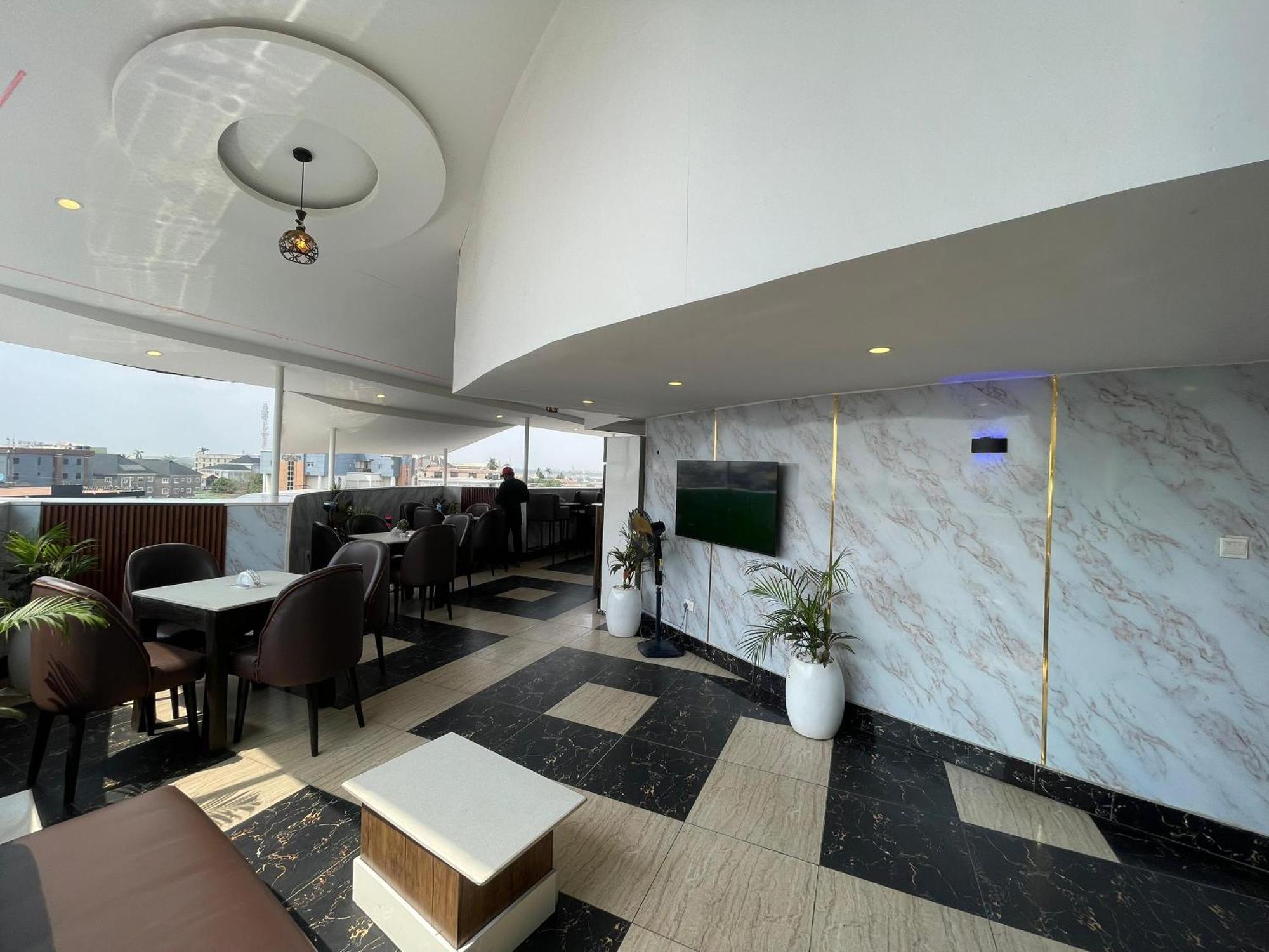 Presken Hotel At International Airport Road 伊凯贾 外观 照片