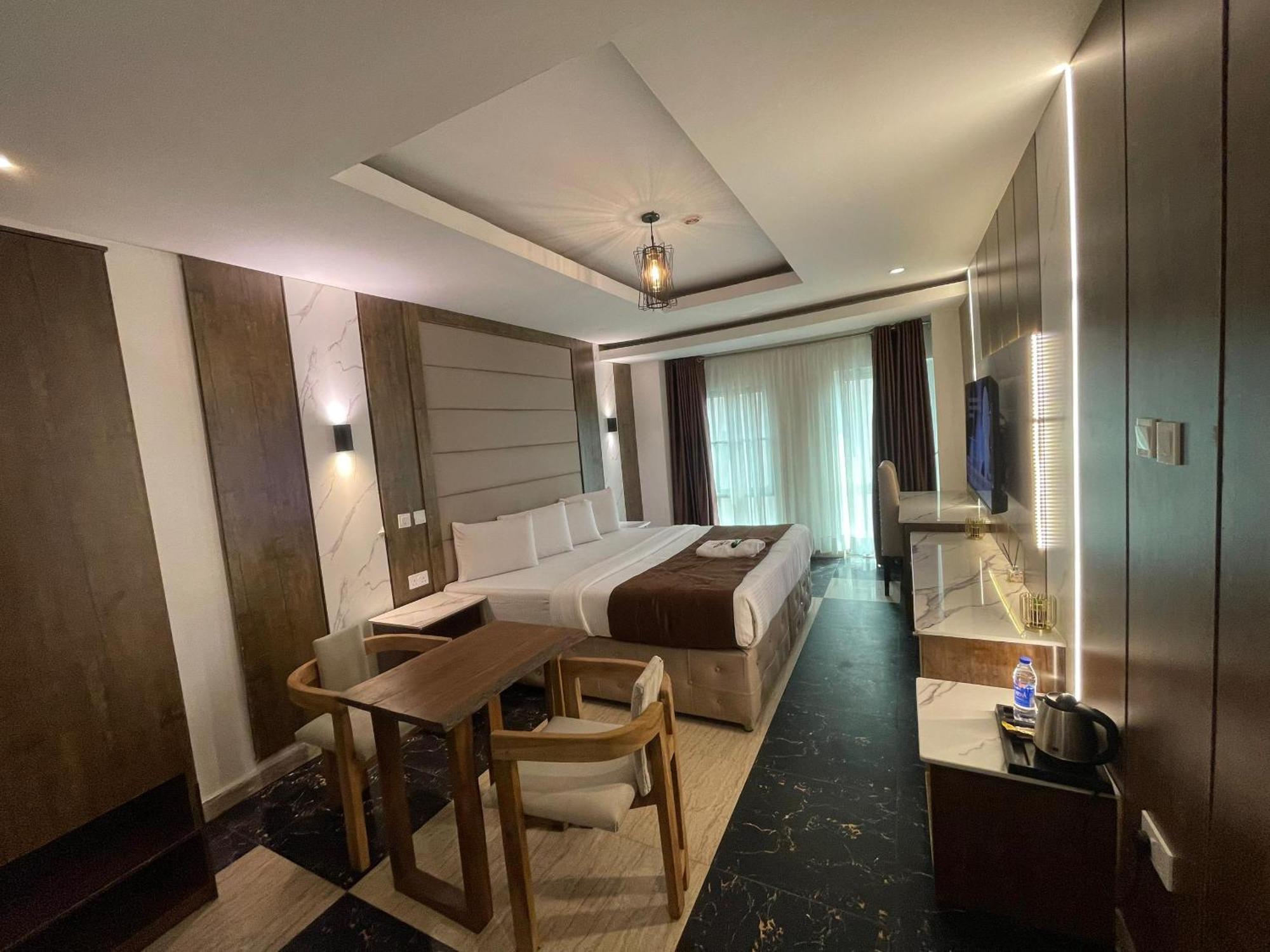 Presken Hotel At International Airport Road 伊凯贾 外观 照片