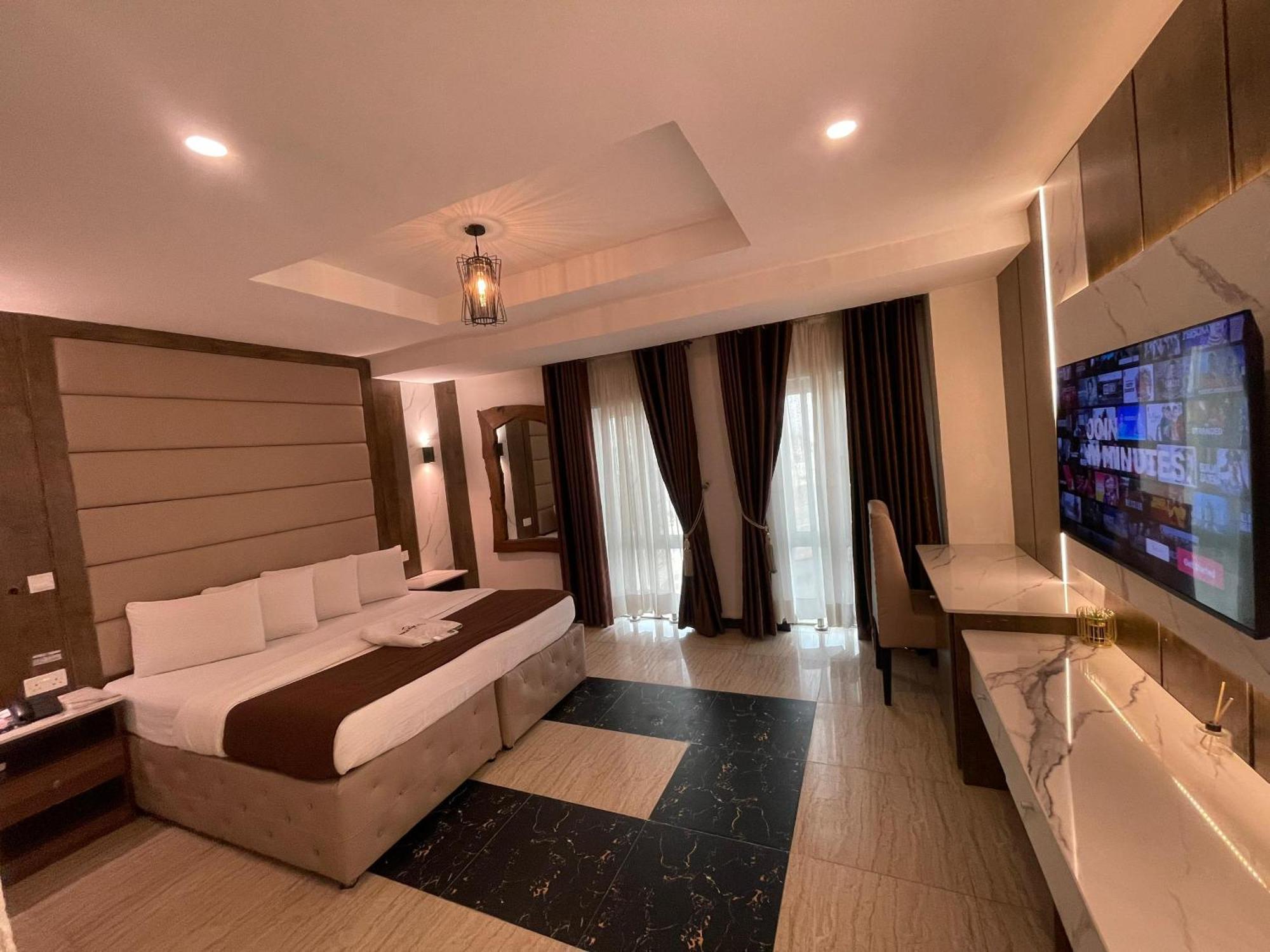 Presken Hotel At International Airport Road 伊凯贾 外观 照片