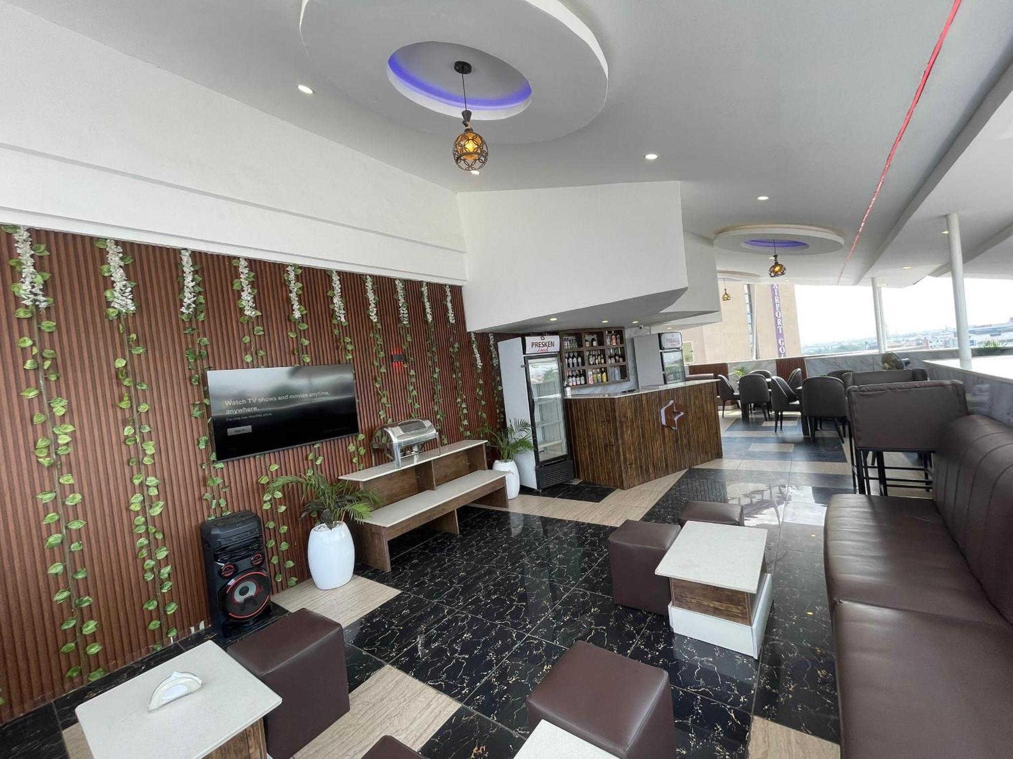 Presken Hotel At International Airport Road 伊凯贾 外观 照片
