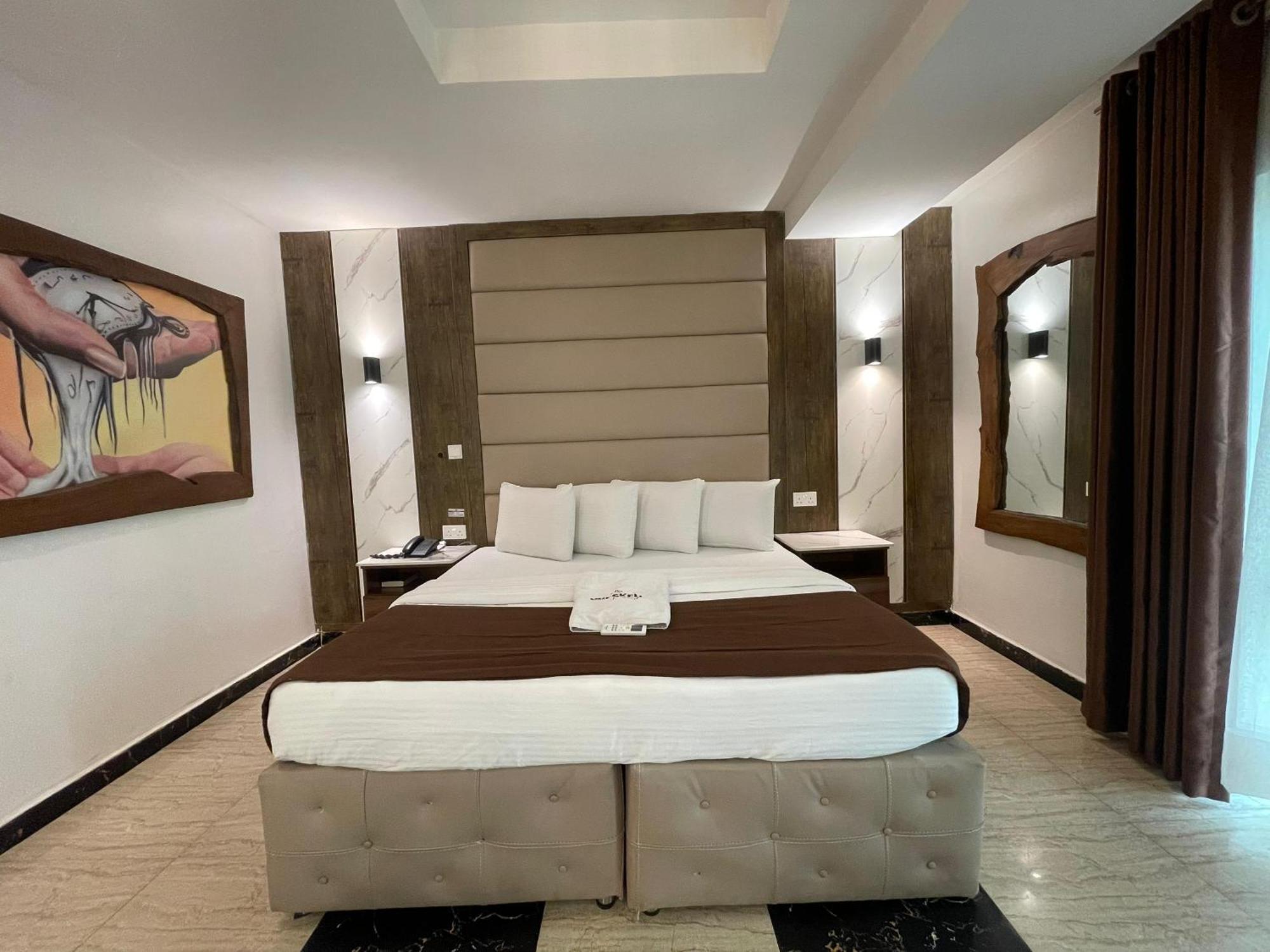Presken Hotel At International Airport Road 伊凯贾 外观 照片